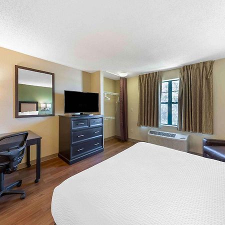 Extended Stay America Select Suites Tampa Airport Memorial Hwy West Chase Экстерьер фото