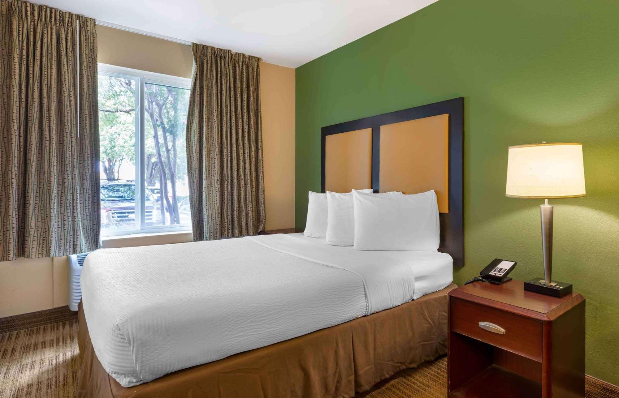 Extended Stay America Select Suites Tampa Airport Memorial Hwy West Chase Экстерьер фото