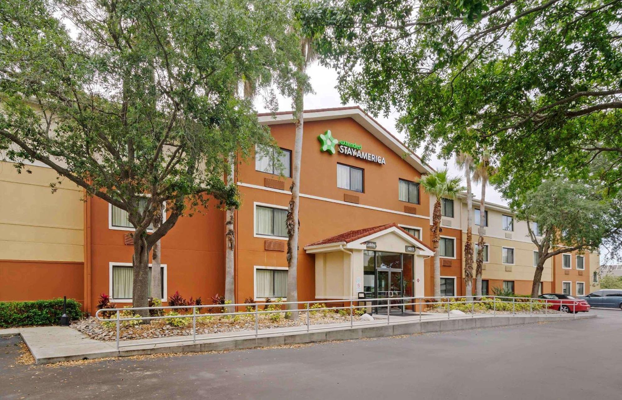 Extended Stay America Select Suites Tampa Airport Memorial Hwy West Chase Экстерьер фото