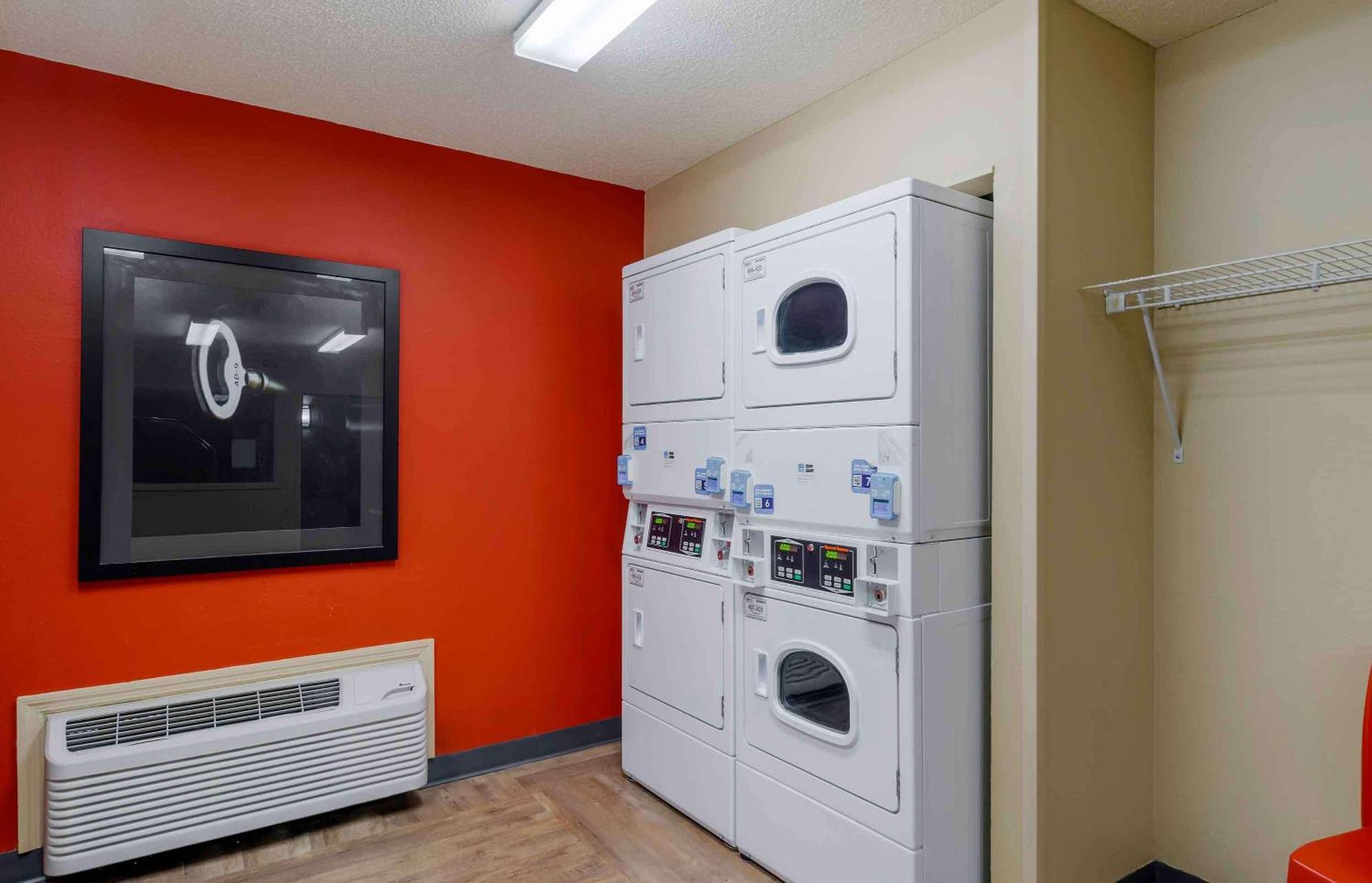 Extended Stay America Select Suites Tampa Airport Memorial Hwy West Chase Экстерьер фото