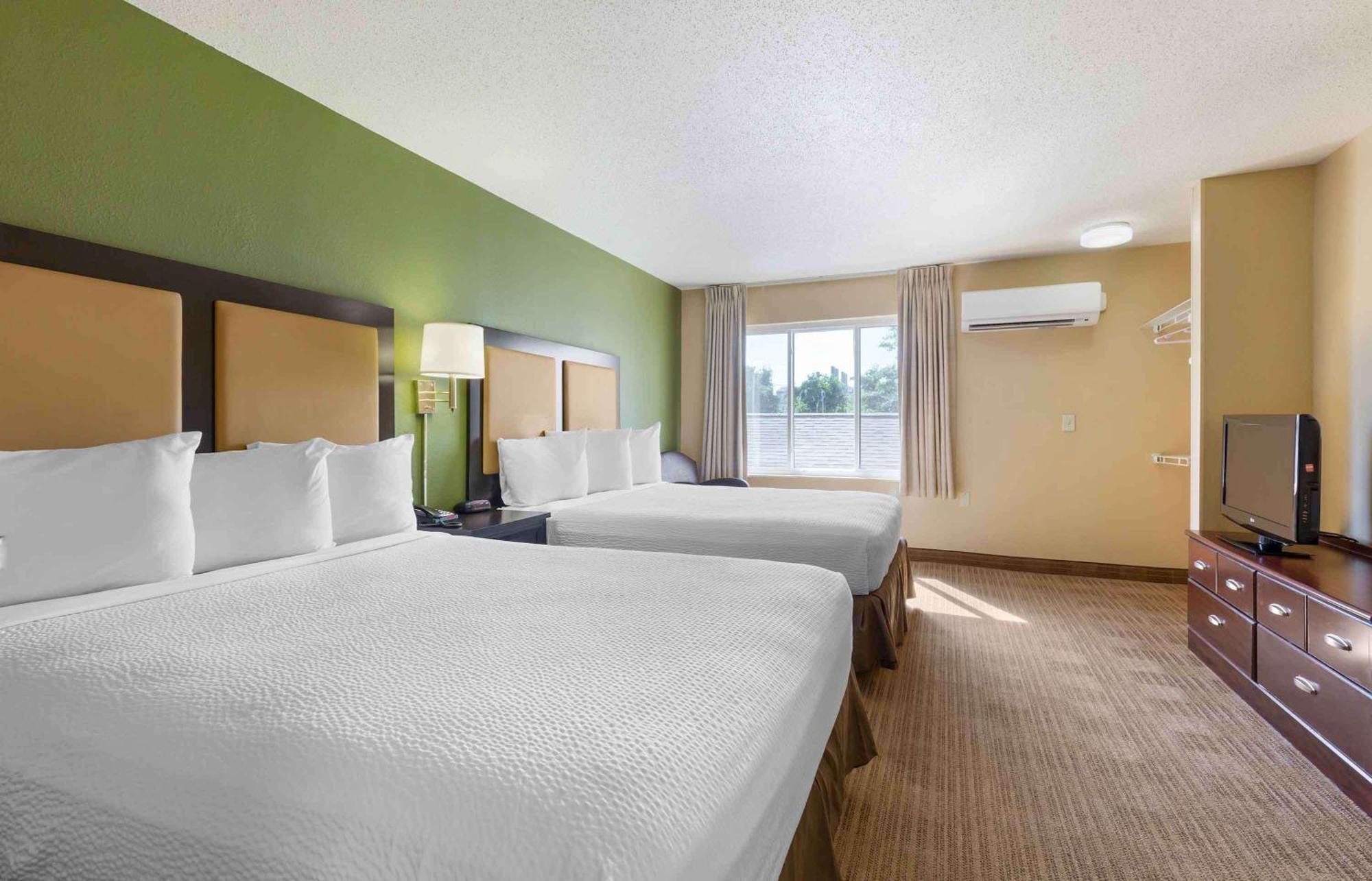 Extended Stay America Select Suites Tampa Airport Memorial Hwy West Chase Экстерьер фото